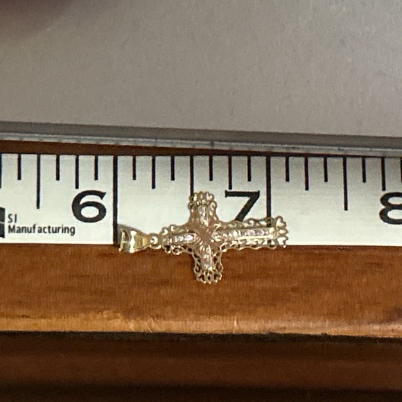 10k solid Gold Cross Pendant - Picture 5 of 7